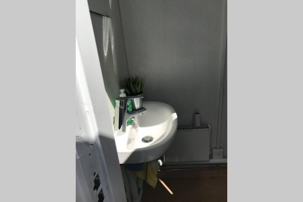 Enkelt Boende Pa Charmiga Skaftoe Grundsund 外观 照片